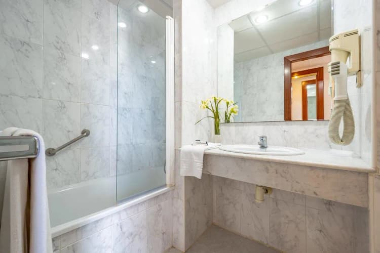 Double or Twin CAPACITY 3 Room, Cala Font, Costa Dorada