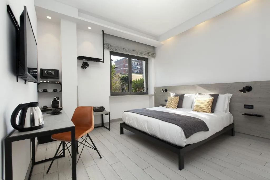 General view, La Ferrovia Guest House, Naples