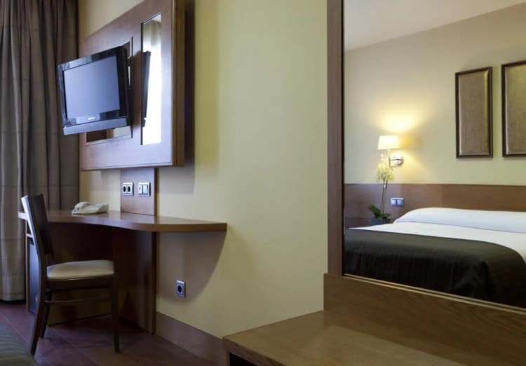 DOUBLE ECONOMY Room, Sterling, Madrid
