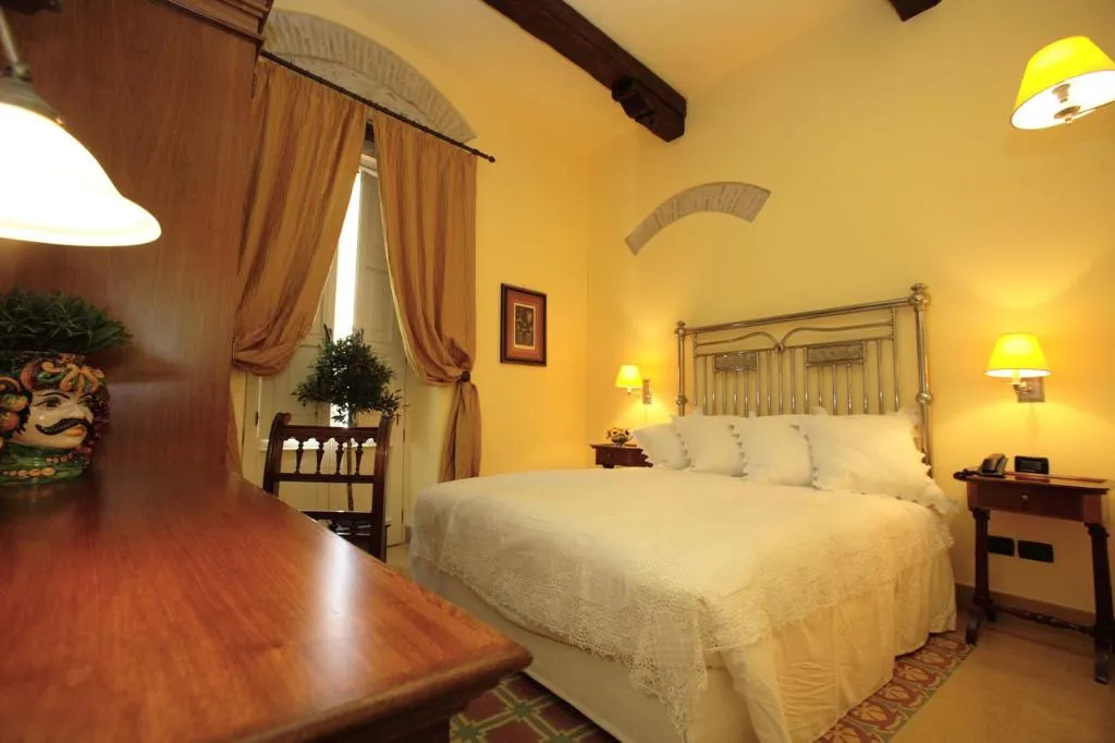 DOUBLE SUPERIOR Room, Casa Turchetti, Taormina