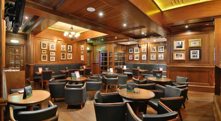 Bar, Delta Hotels by Marriott Jumeirah Beach, Dubai