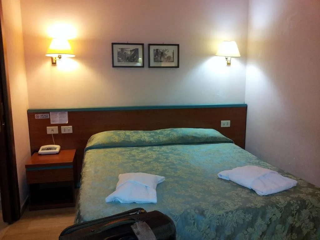 DOUBLE SINGLE USE STANDARD Room, Hotel Center 2, Naples