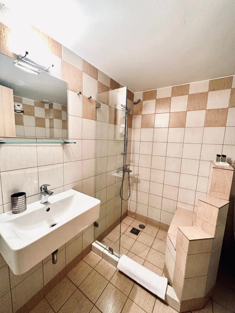 APARTMENT CAPACITY 4 Room, Mc Queen, Athens