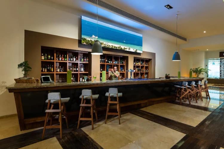 Bar, InterContinental Presidente Cancun Resort, Cancun Area