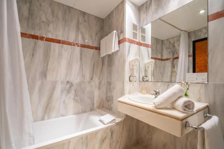 DOUBLE CAPACITY 3 Room, Glories, Barcelona