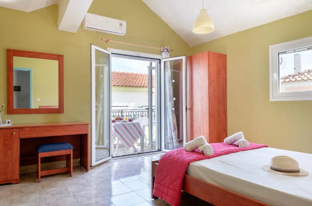 APARTMENT CAPACITY 4 Room, Socrates Studios, Kefallinia