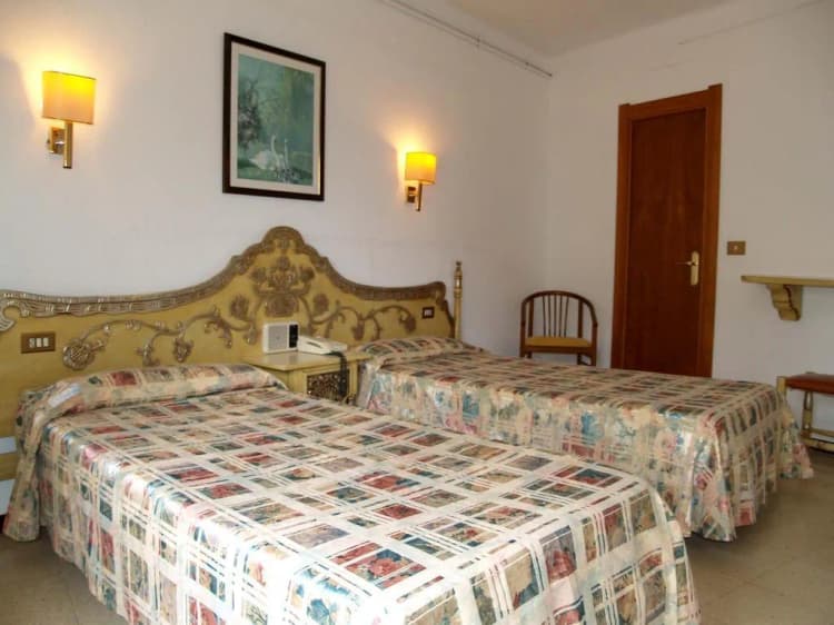 DOUBLE SINGLE USE STANDARD Room, Hostal del Sol, Costa Brava