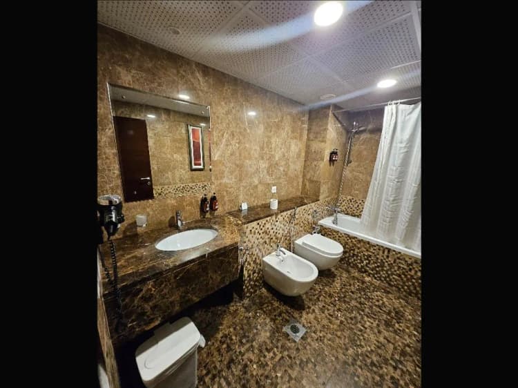 APARTMENT CANAL VIEW Room, Tulip Creek Hotel Apartment, Dubai