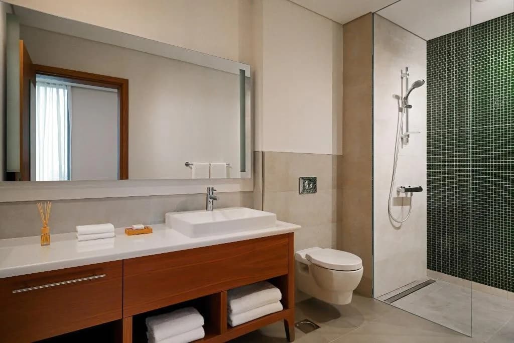 APARTMENT KING BED ONE BEDROOM Room, Element Me’aisam, Dubai
