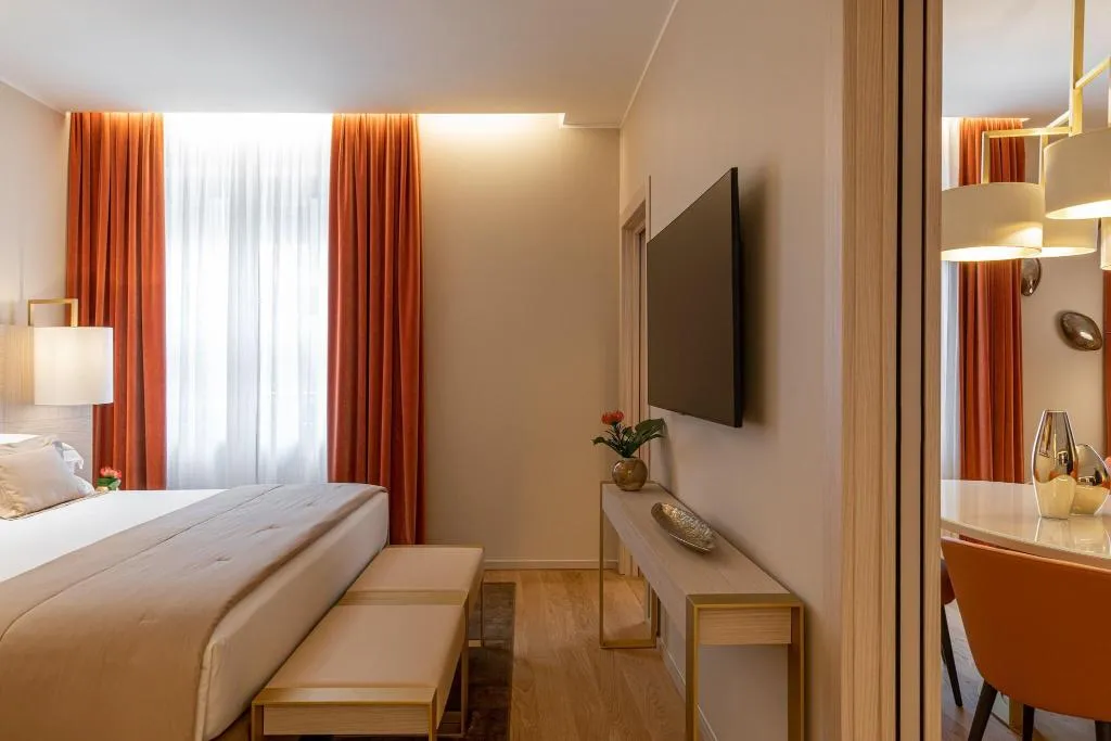 APARTMENT KING SIZE BED Room, Rosa Grand Milano - Starhotels Collezione, Milan