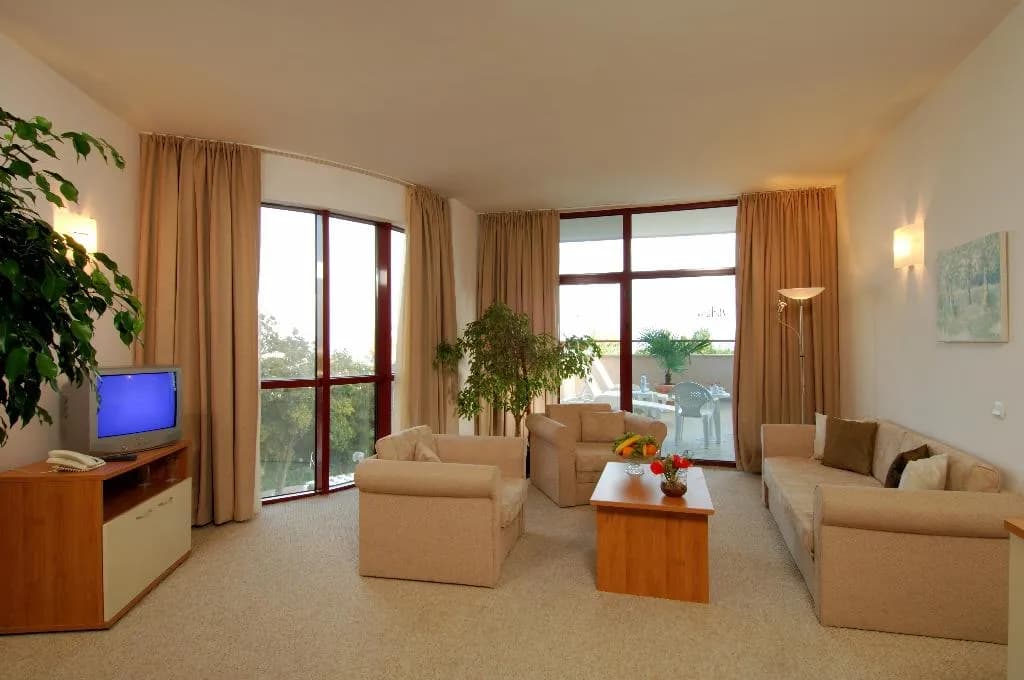 APARTMENT DELUXE POOL VIEW Room, Helios Spa Hotel, Varna