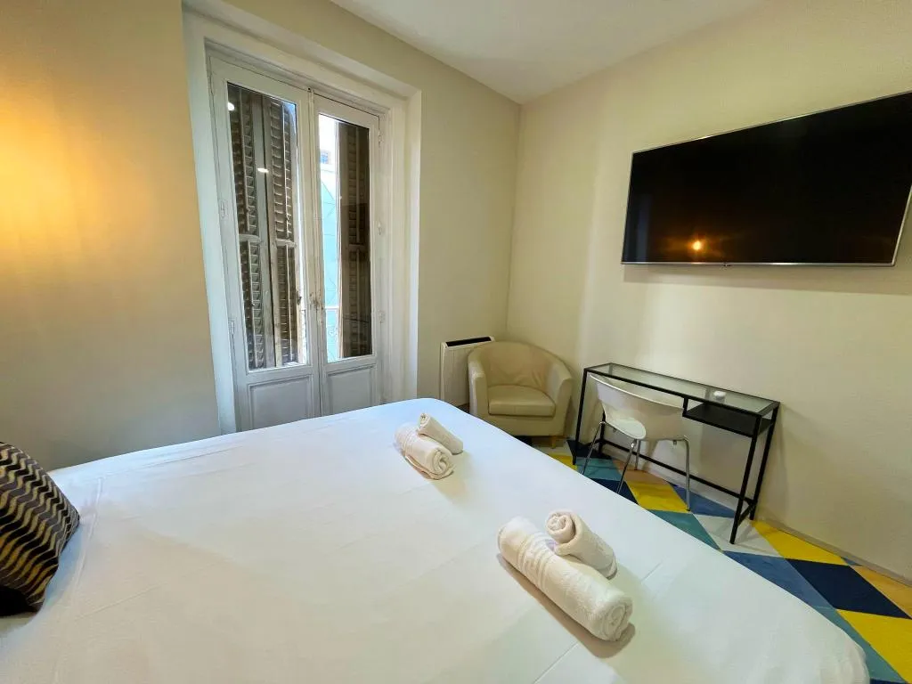 DOUBLE STANDARD Room, Montera Center Madrid, Madrid