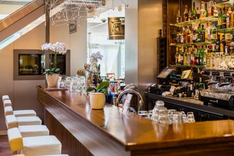 Bar, Avalon Hotel & Conferences, Riga