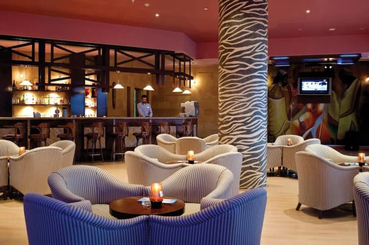 Bar, Amwaj Oyoun Resort & Casino, Red Sea Riviera