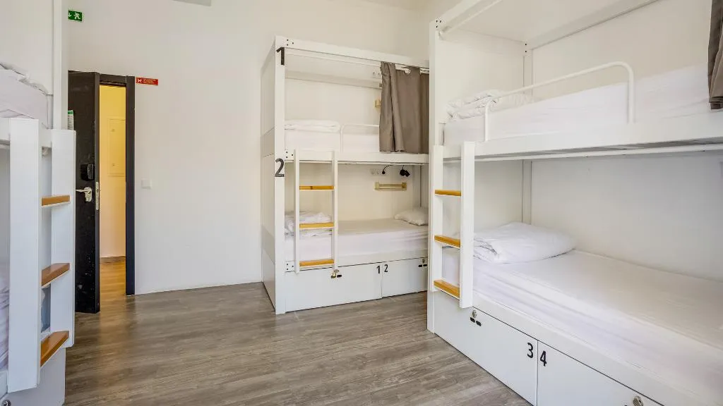 Bed in dormitory CAPACITY 6 WITH SHARED BATHROOM Room, Hostellicious, Algarve