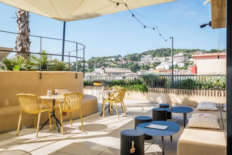 Bar, Delfin, Costa Brava