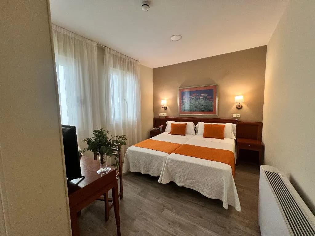 DOUBLE STANDARD Room, San Lorenzo, Madrid