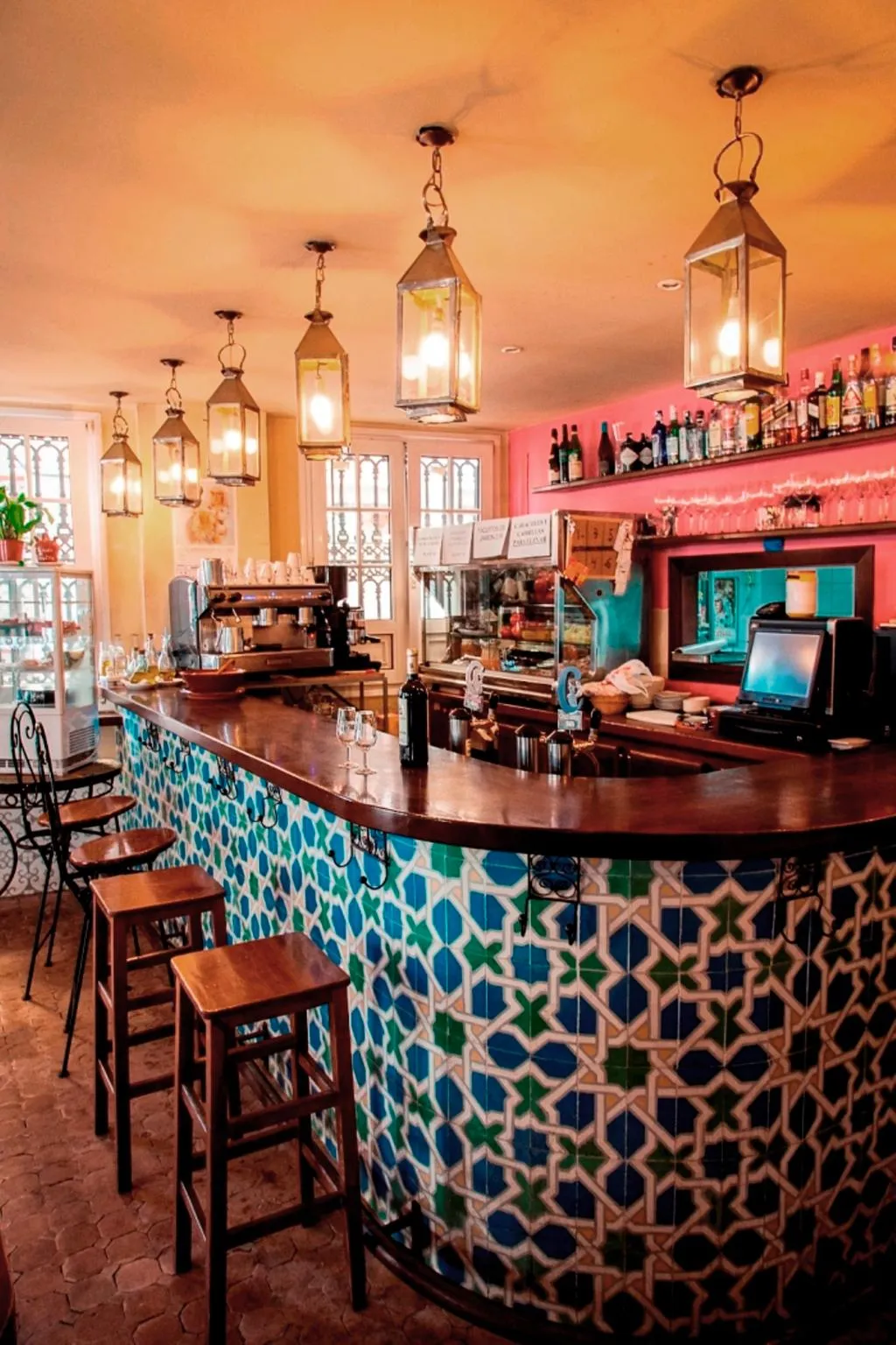 Bar, Alcoba del Rey de Sevilla, Seville