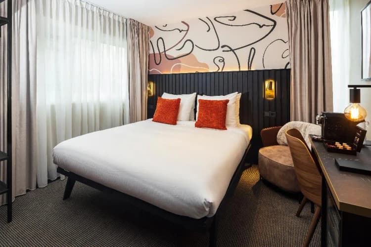 DOUBLE BASIC Room, Huygens Place, Amsterdam
