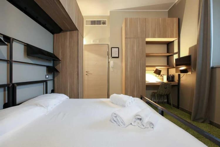 Double or Twin CLASSIC DOUBLE BED Room, Versoverde Alzaia Naviglio Grande, Milan