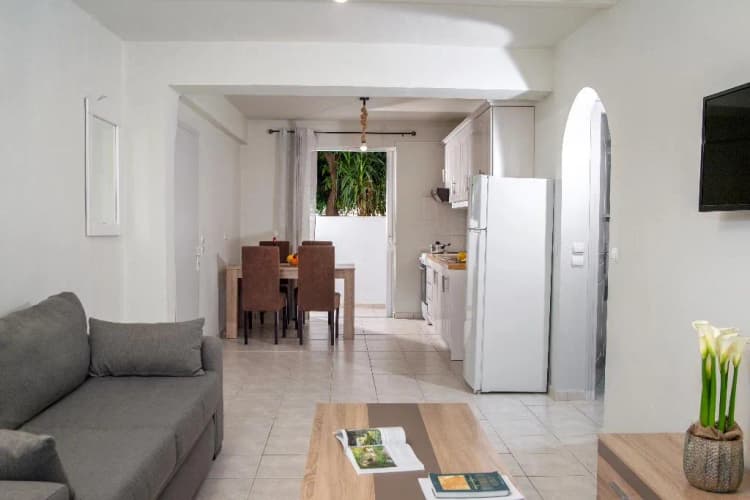 APARTMENT GARDEN VIEW ONE BEDROOM Room, ID Holiday Living, Athens