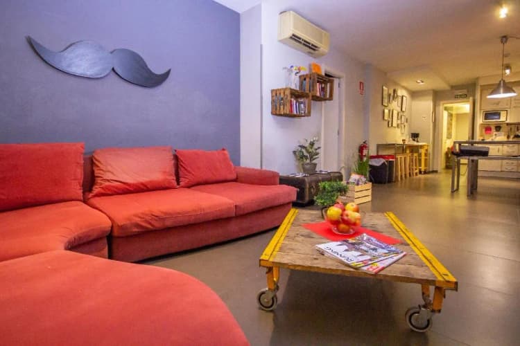 Conferences, Don Moustache Hostel, Barcelona
