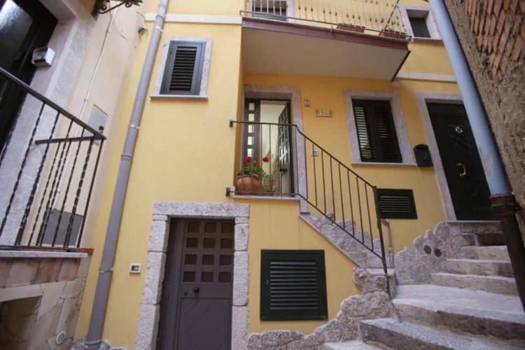 General view, Al Vicoletto, Taormina