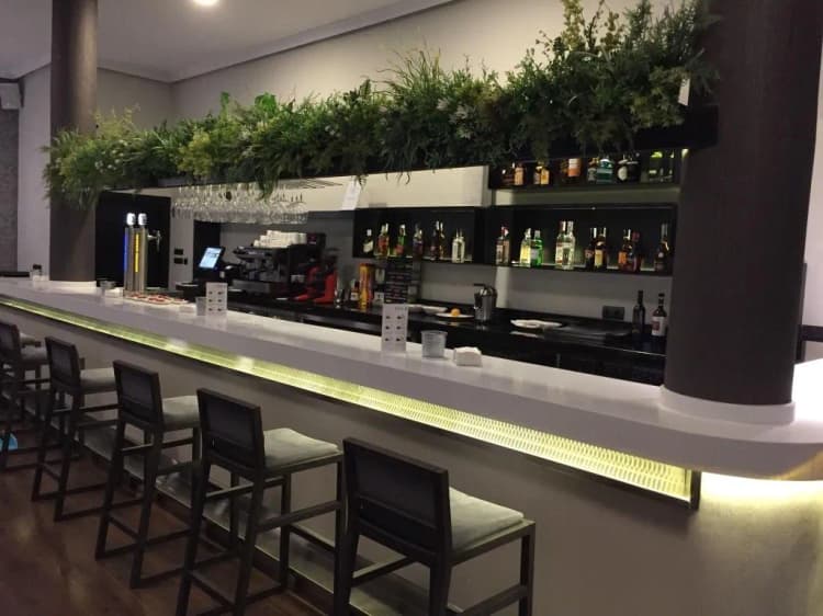Bar, Parque Real, Madrid
