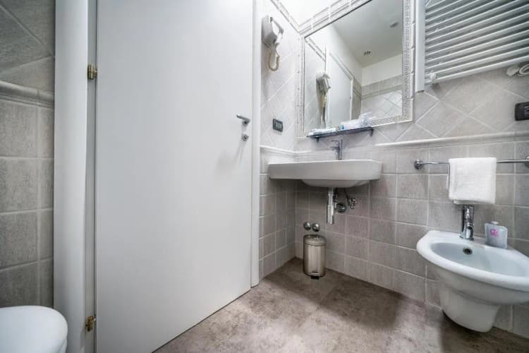 DOUBLE CLASSIC Room, Hotel Varese, Rome
