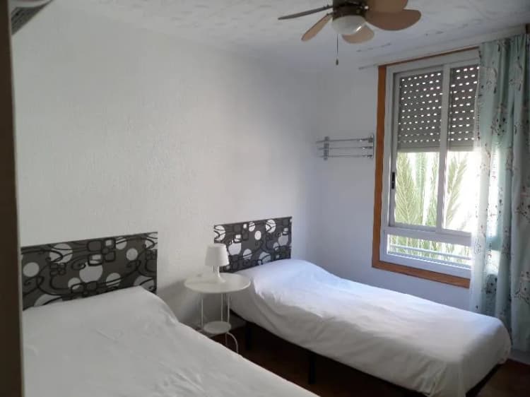 DOUBLE WITH SHARED BATHROOM Room, Russafa Youth Hostel, Valencia