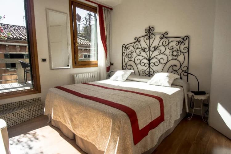 DOUBLE ONE BED Room, Antigo Trovatore, Venice