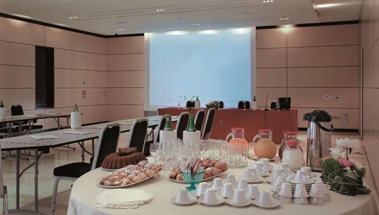 Conferences, Suites & Residence Hotel, Naples