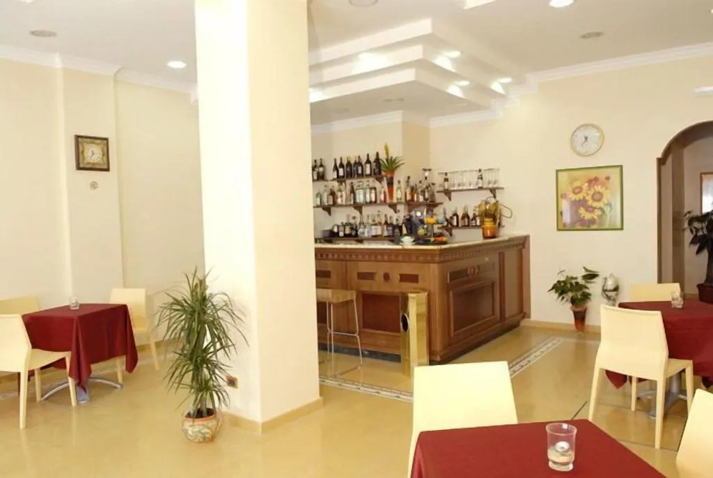 Bar, Paradiso Delle Madonie, Palermo