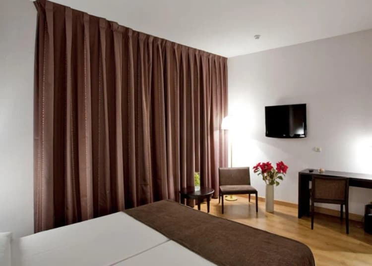 DOUBLE SINGLE USE STANDARD Room, Hostal Carlos III, Madrid