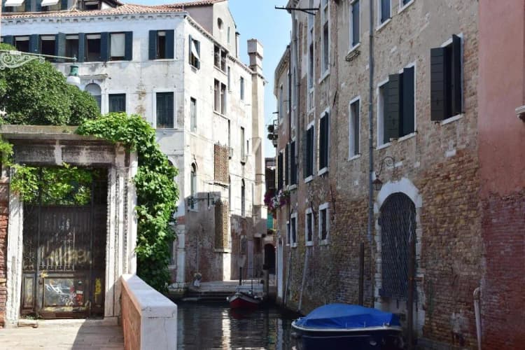 General view, 328 Il Veliero Romantico, Venice