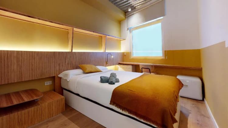 DOUBLE BASIC Room, Ola Living Hostal Tetuan, Madrid