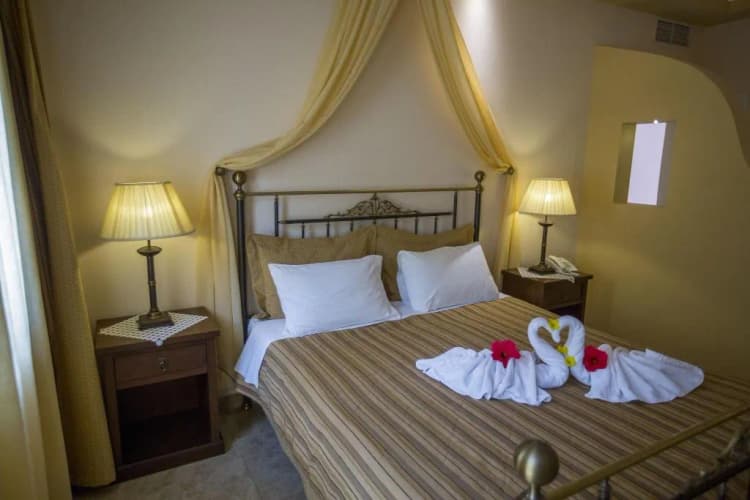 Double or Twin DELUXE Room, Anassa, Santorini