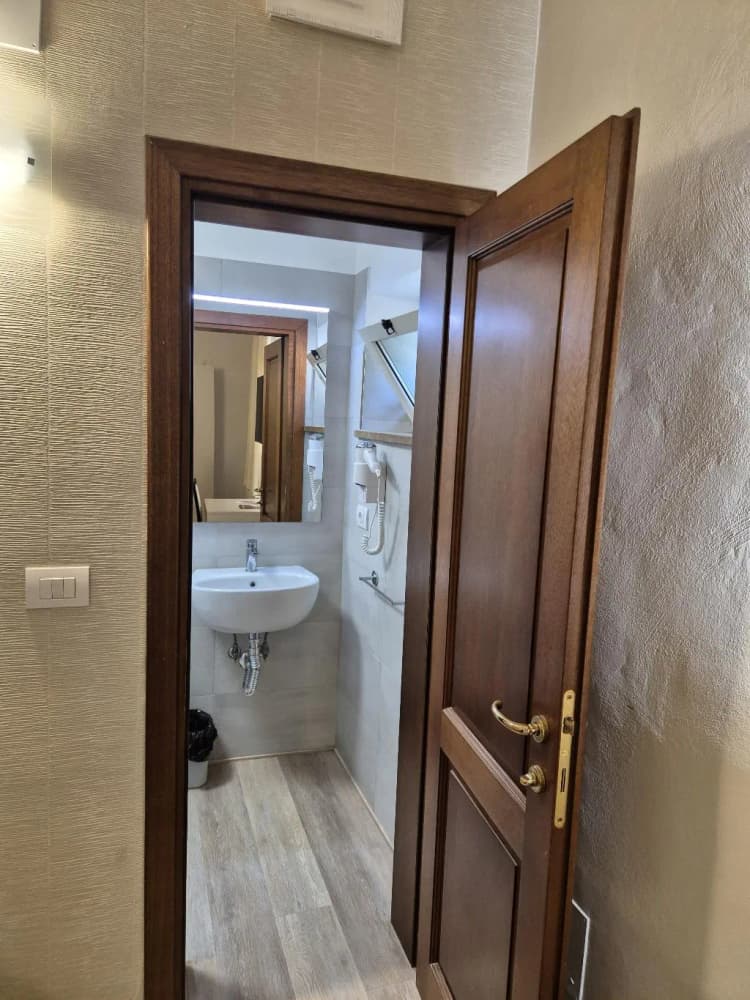 DOUBLE DELUXE ONE BED Room, Hotel Bellavista, Perugia