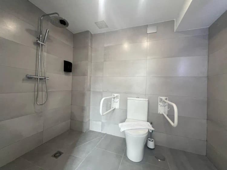 DOUBLE STANDARD Room, Hostal Bernabeu, Madrid