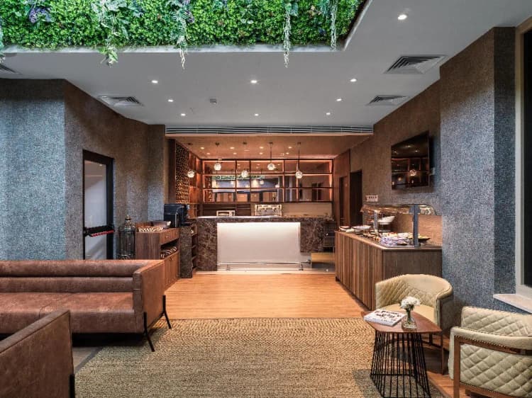 Bar, Leonardo Boutique Hotel Larnaca, Cyprus