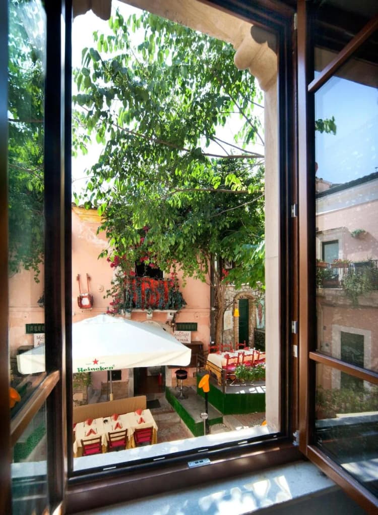 General view, Porta Di Mezzo Luxury B&B, Taormina