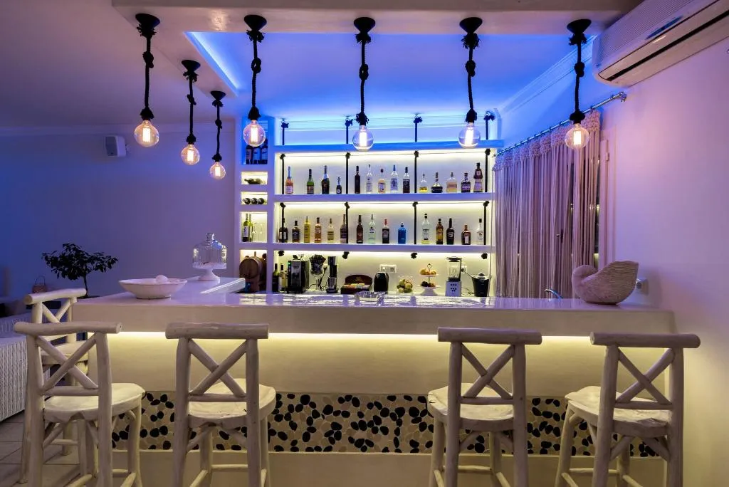 Bar, Dream Island Hotel, Santorini