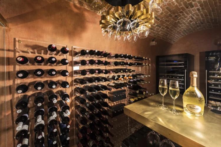 Bar, Spirito Santo Palazzo Storico, Istria