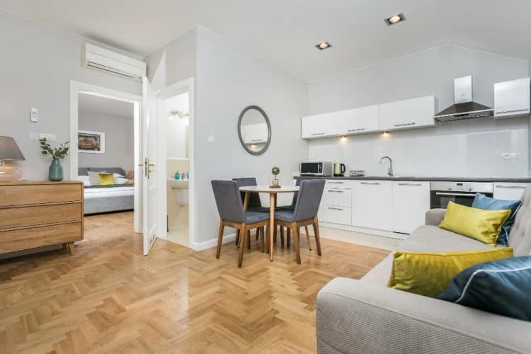 APARTMENT CAPACITY 4 ONE BEDROOM Room, Venetian House Market Square Aparthotel, Krakow
