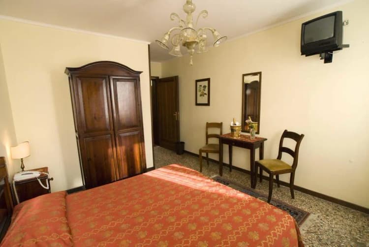 DOUBLE STANDARD Room, Tivoli, Venice