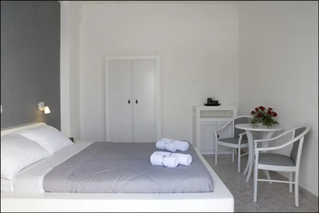 DOUBLE STANDARD Room, Philippion, Santorini