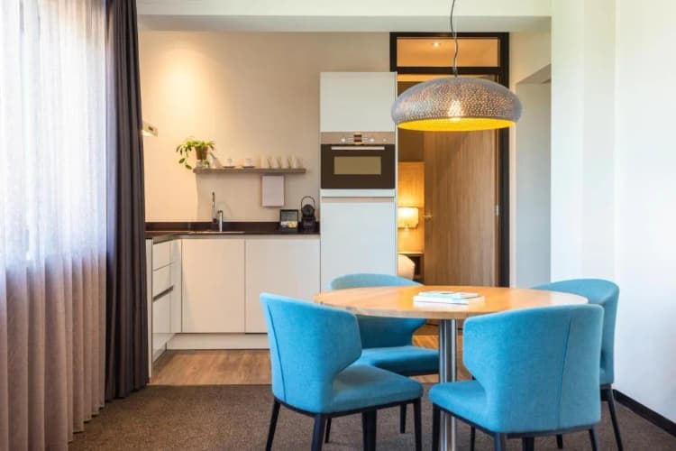 APARTMENT ONE BED Room, Aparthotel Adagio Amsterdam City South, Amsterdam