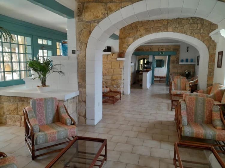 Bar, Cornucopia, Gozo