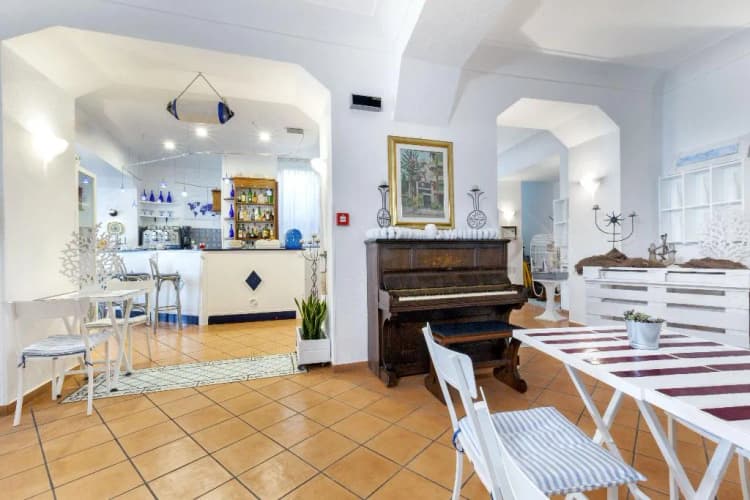 Bar, Panorama Palace, Naples