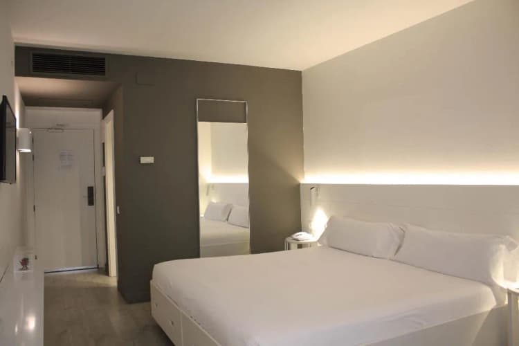 DOUBLE SINGLE USE STANDARD Room, Pol & Grace Hotel, Barcelona